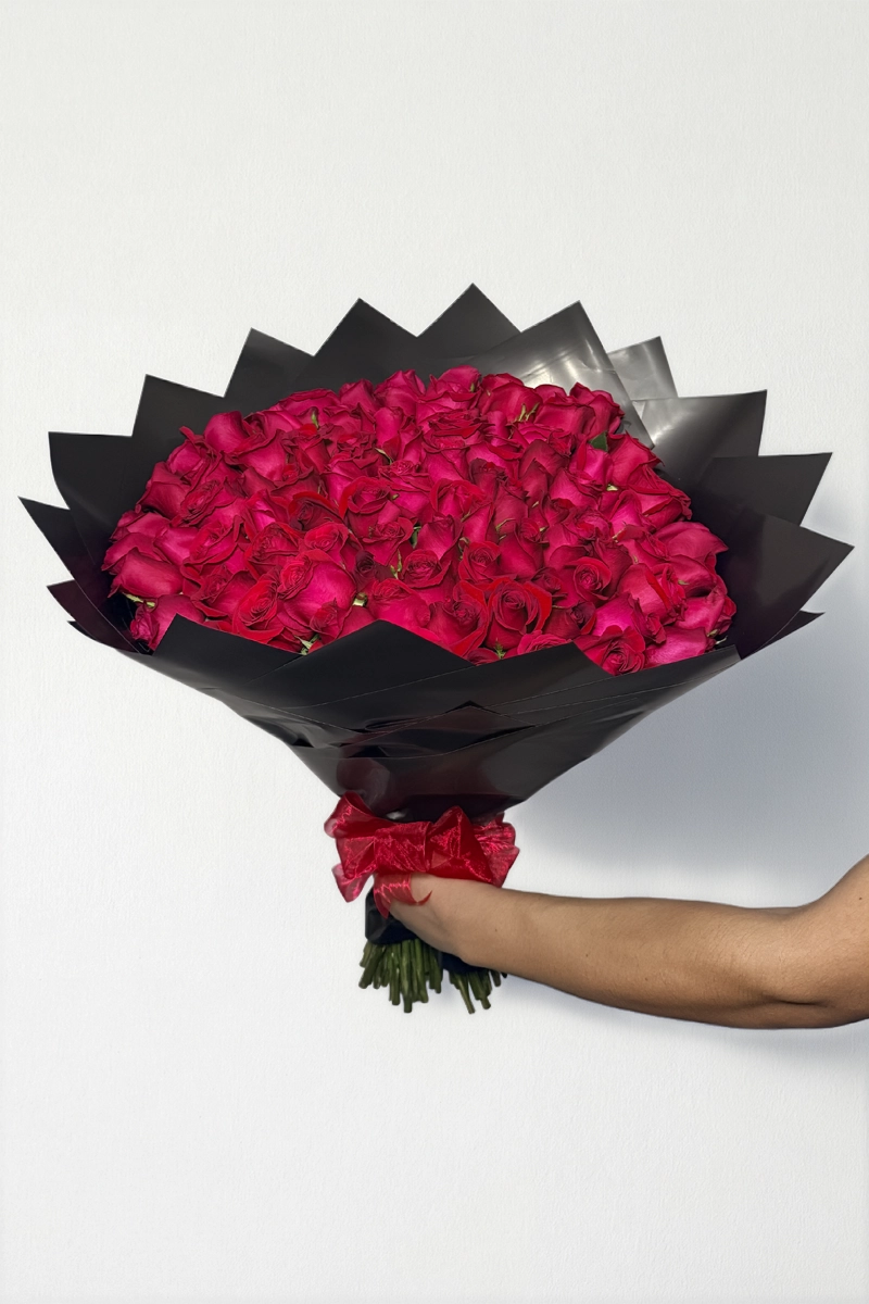 Ramo de 100 rosas rojas: imagen 3
