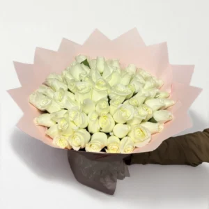 Ramo de 50 rosas blancas: imagen 2