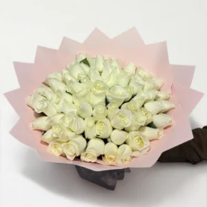 Ramo de 50 rosas blancas: imagen 3
