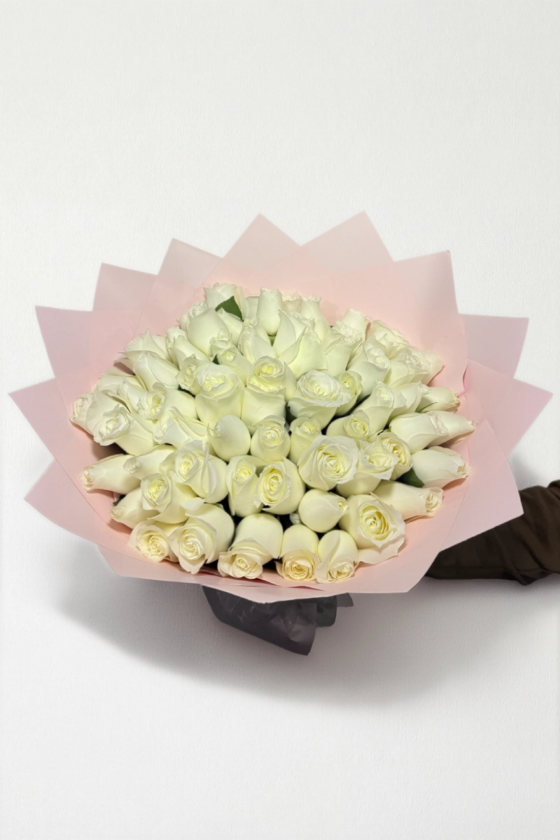 Ramo de 50 rosas blancas: imagen 3