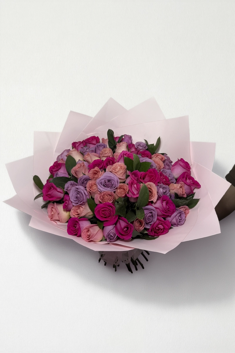 Ramo de 50 rosas lila, rosa y fucsia: imagen 2