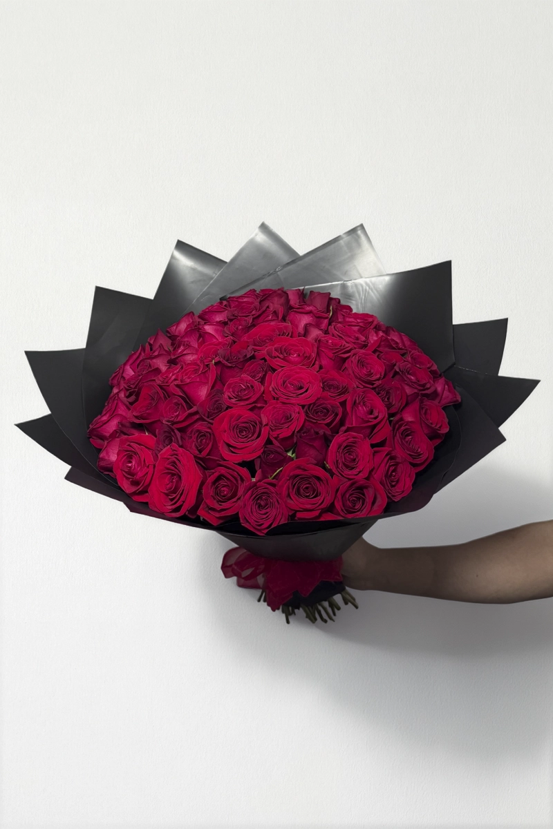 Ramo de 50 rosas rojas: imagen 2