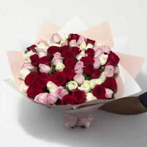 Ramo de 50 rosas rojas, rosas y blancas: imagen 3
