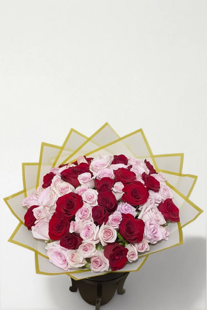 Ramo de 50 rosas rojas y rosas