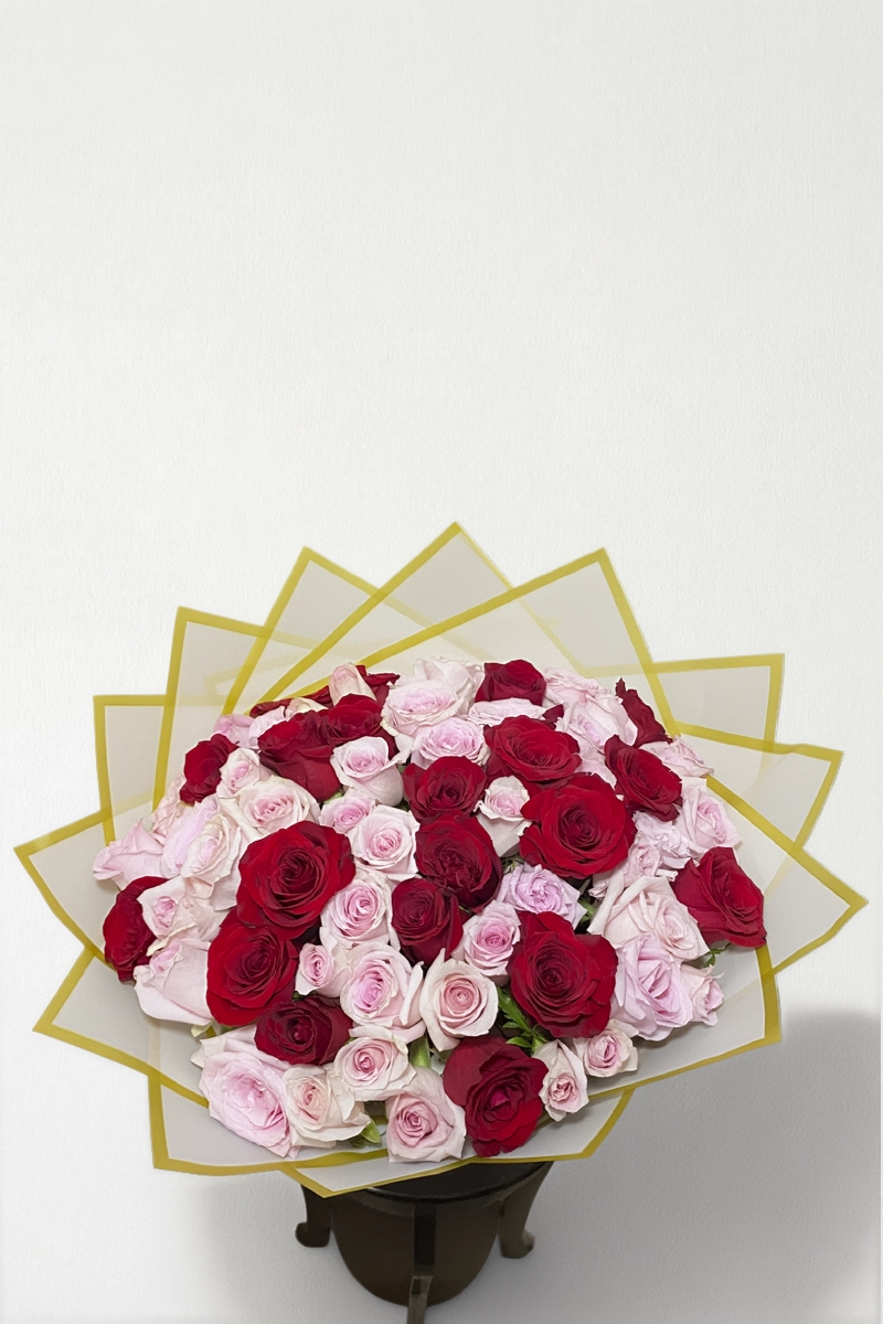 Ramo de 50 rosas rojas y rosas: imagen 3