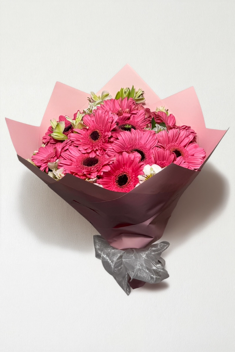 Ramo de 12 gerberas rosas