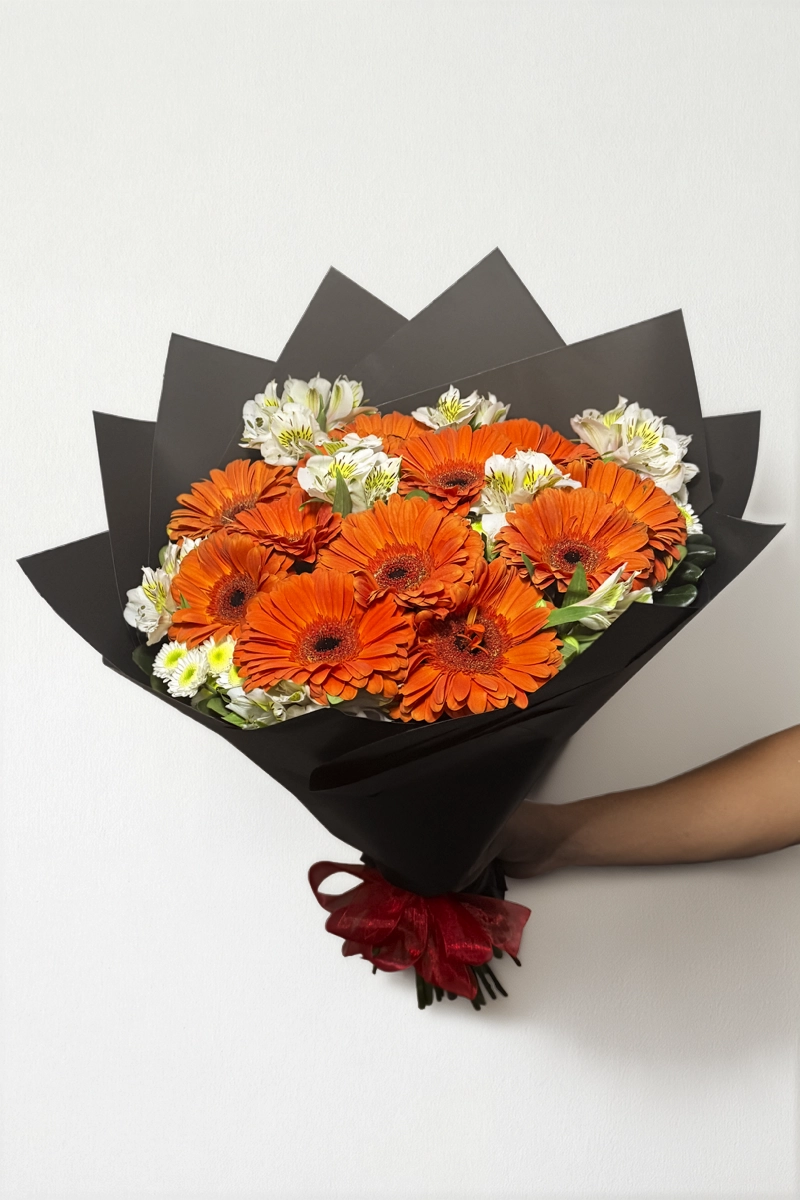 Ramo de 12 gerberas naranja: imagen 3