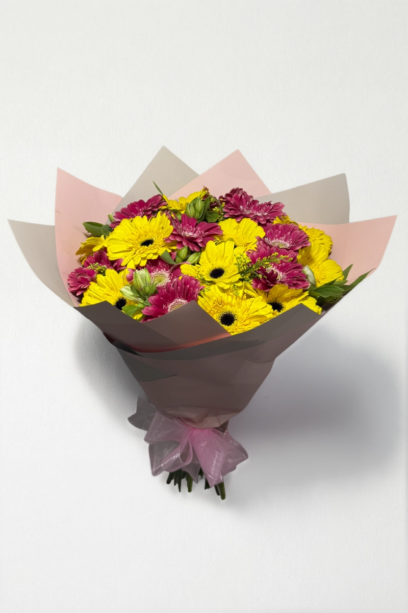 Ramo de 20 gerberas amarillas y fucsia