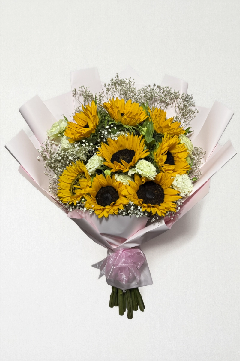 Ramo de 10 girasoles con lisianthus