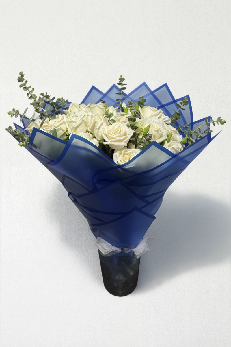Ramo de 20 rosas con hortensia