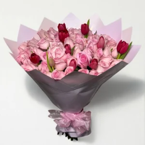 Ramo de 50 rosas con tulipanes