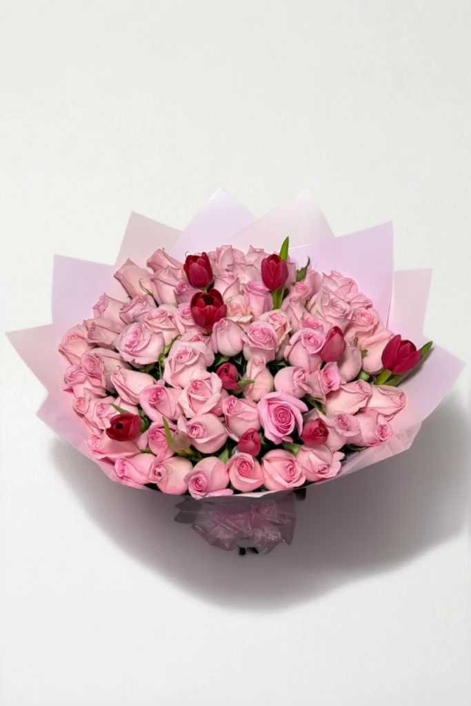 Ramo de 50 rosas con tulipanes