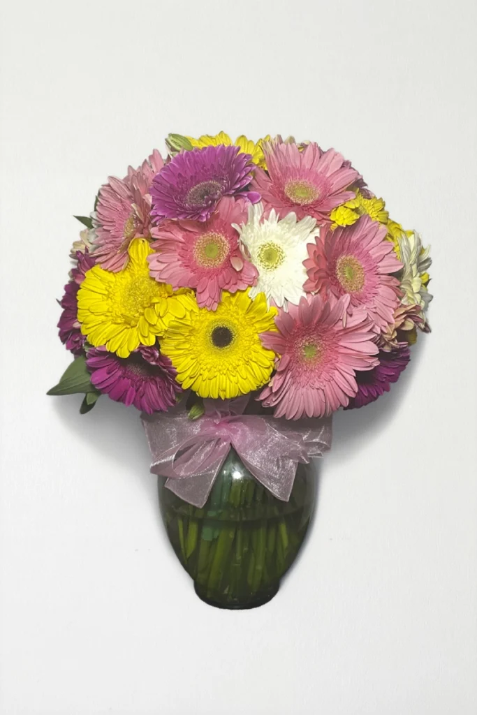 Arreglo de 36 gerberas en florero