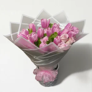 Ramo de 20 tulipanes con 12 rosas